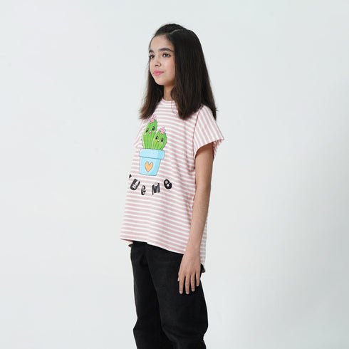 Cute Hug Me Cactus Graphic Tee